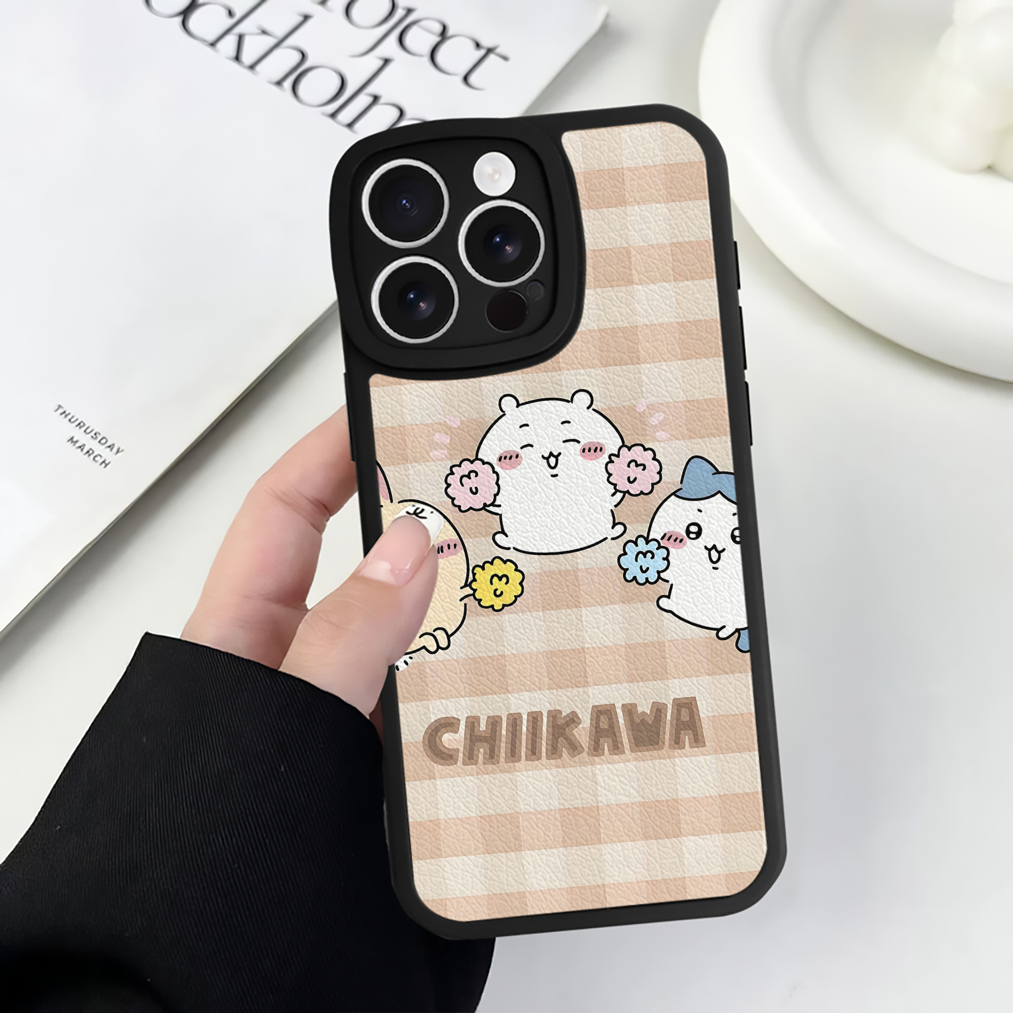 （画像用） ちいかわ Chii-kawa 【iPhone 16シリーズ対応】シリコンスマホケース（レザー調） 材質：シリコン